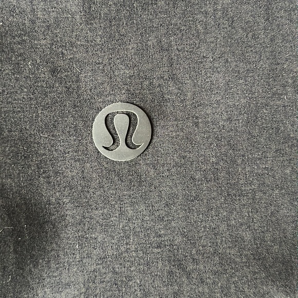 Lululemon Rain Haven Jacket *Insulated Black Size 6, like new. - Picture 11 of 11